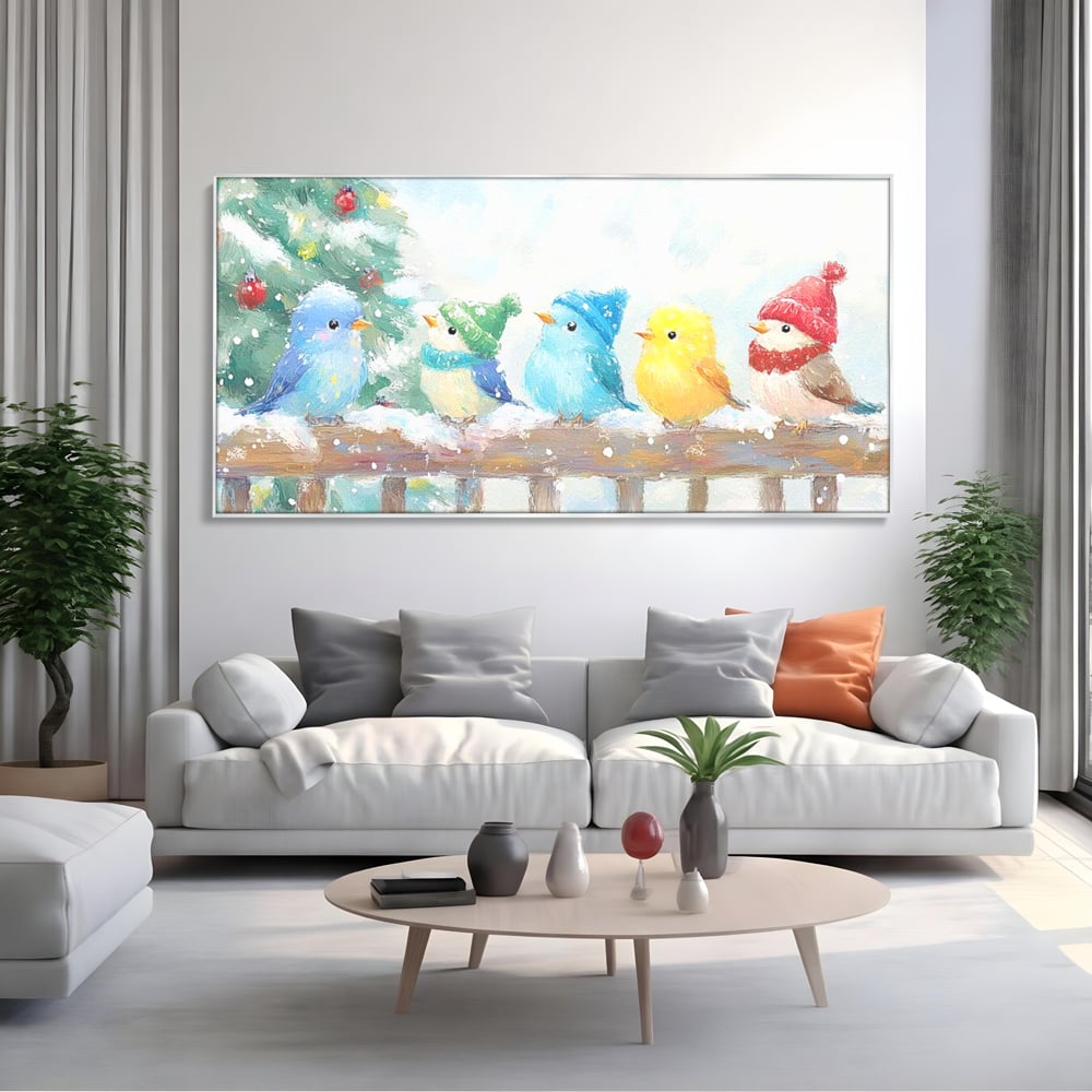 Tablou canvas cu tablou canvas cu pasarele colorate in iarna, in rama de aluminiu argintiu, pe perete intr-un living
